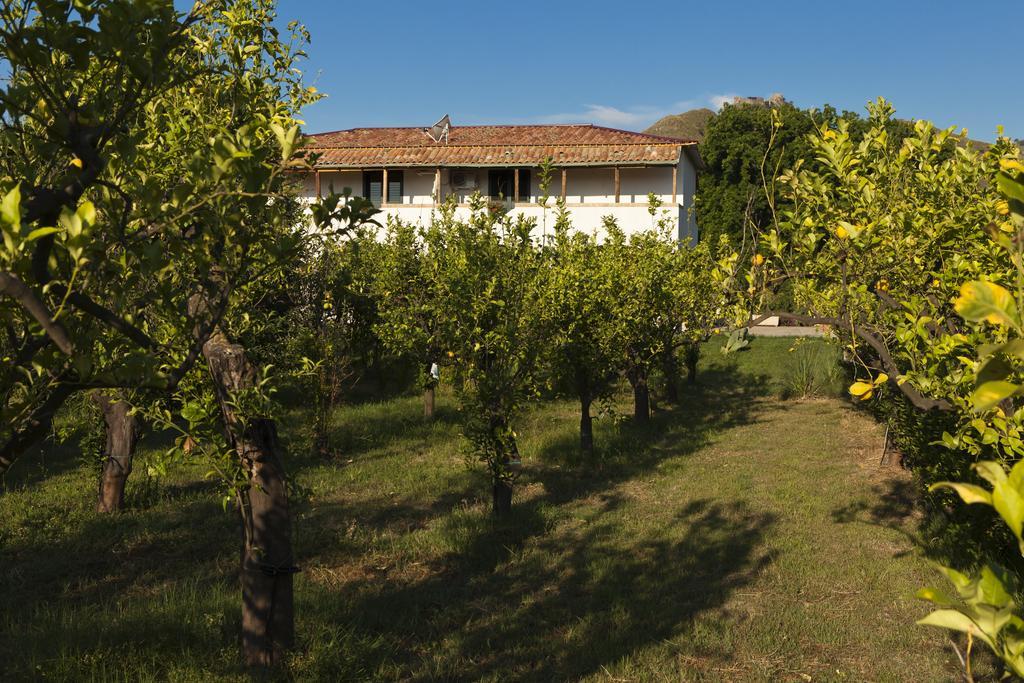 Agriturismo Terrenia Villa Trappitello Buitenkant foto